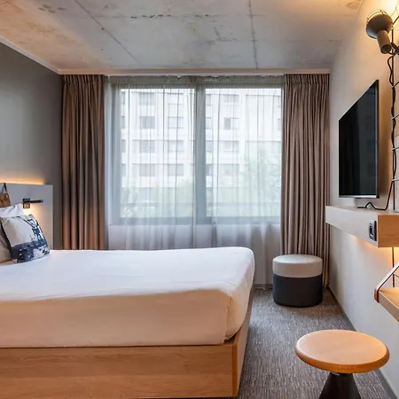 Moxy Hotel 3*