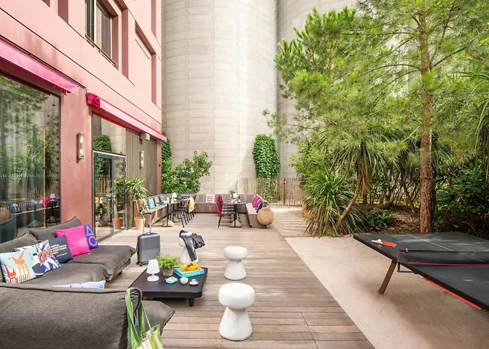 Moxy 3* Burdeos