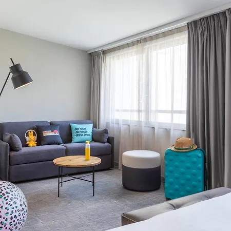 Moxy Hotel 3*