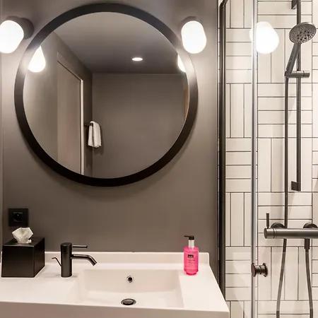 Hotel Moxy 3*