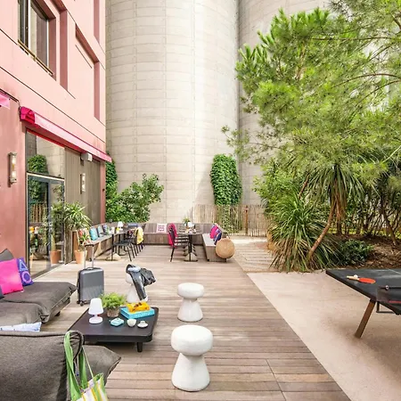 Moxy 3* Burdeos